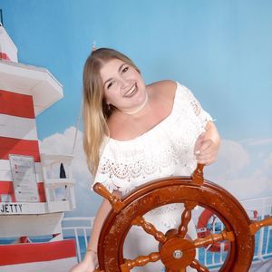 Meet your Posher, Roxana